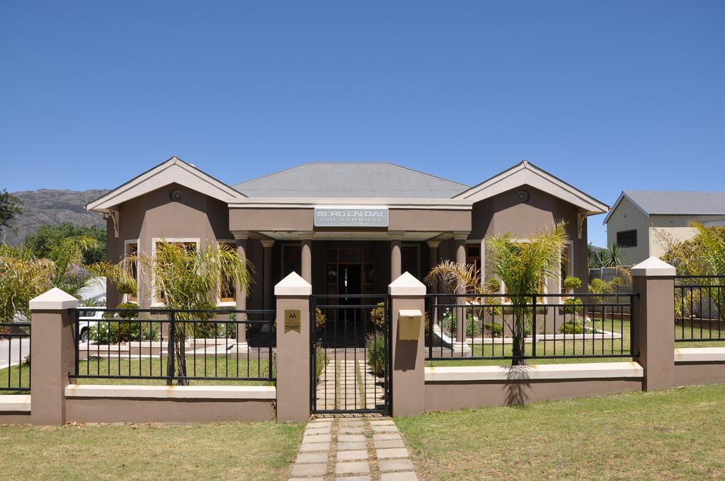 Berg En Dal Guesthouse Villiersdorp Exterior foto